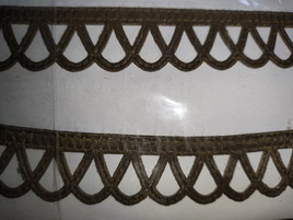 Overlap Large U Lace